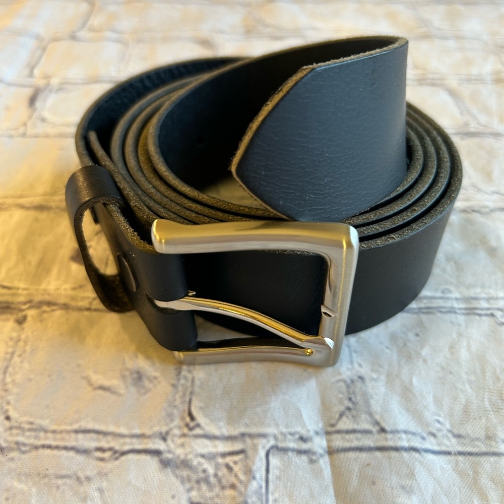 GENUINE FULL GRAIN BLACK LEATHER CHANGEABLE BUCKLE MENS CHUNKY BELT SIZE 50